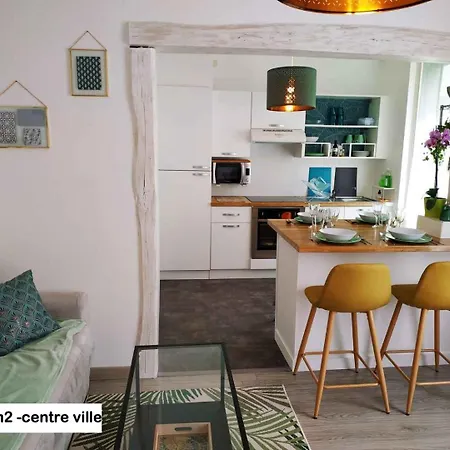 2 Min Walk From Train Station And Center Of Appartement *