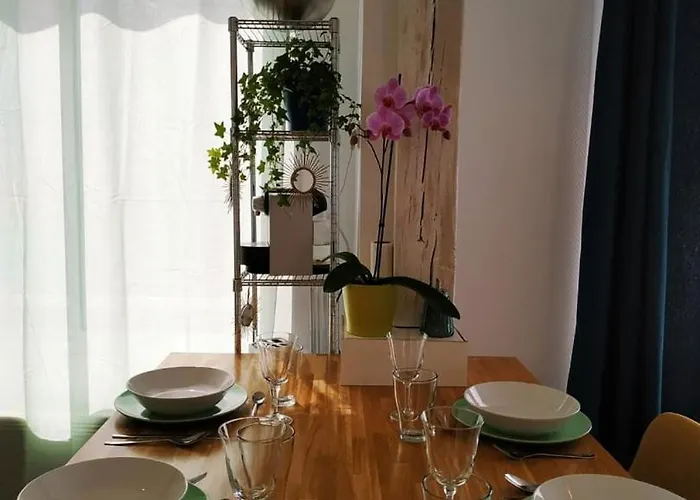 2 Min Walk From Train Station And Center Of Tours